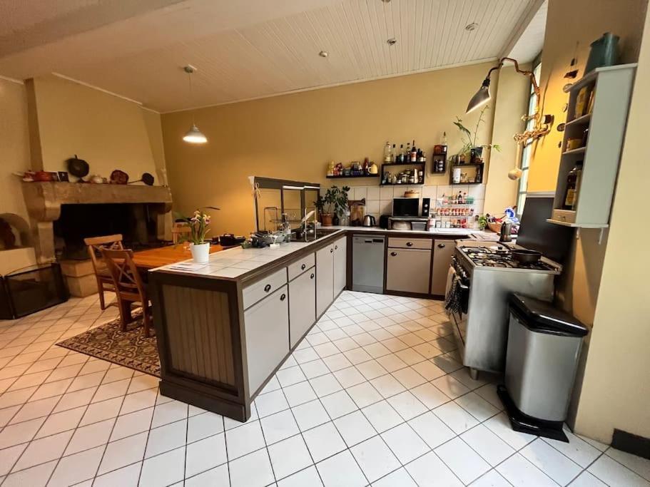 Grande Chambre Chez L'Artiste-Peintre La Réole Zewnętrze zdjęcie